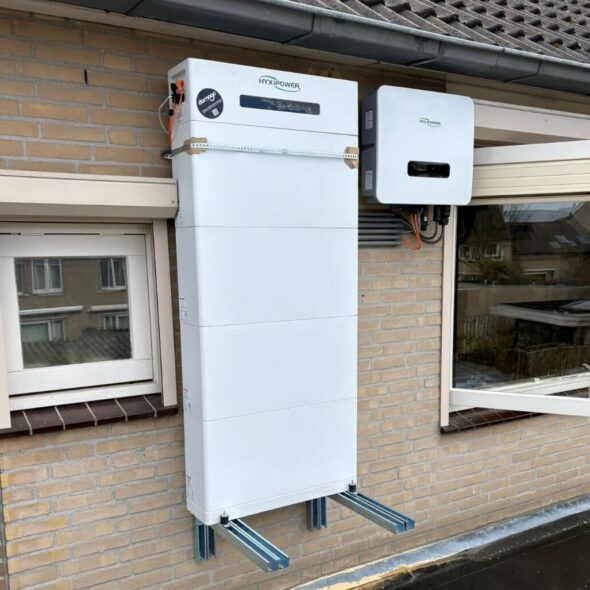 Thuisbatterij 20Kwh HyxiPower Hybrid buiten